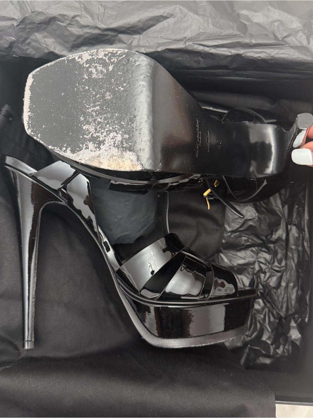Saint Laurent Black Patent T-Strap Platform Sandals - TRIBUTE 105 - Picture 5 of 5